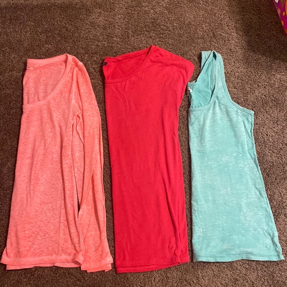 3 AEO tops - Picture 1 of 4